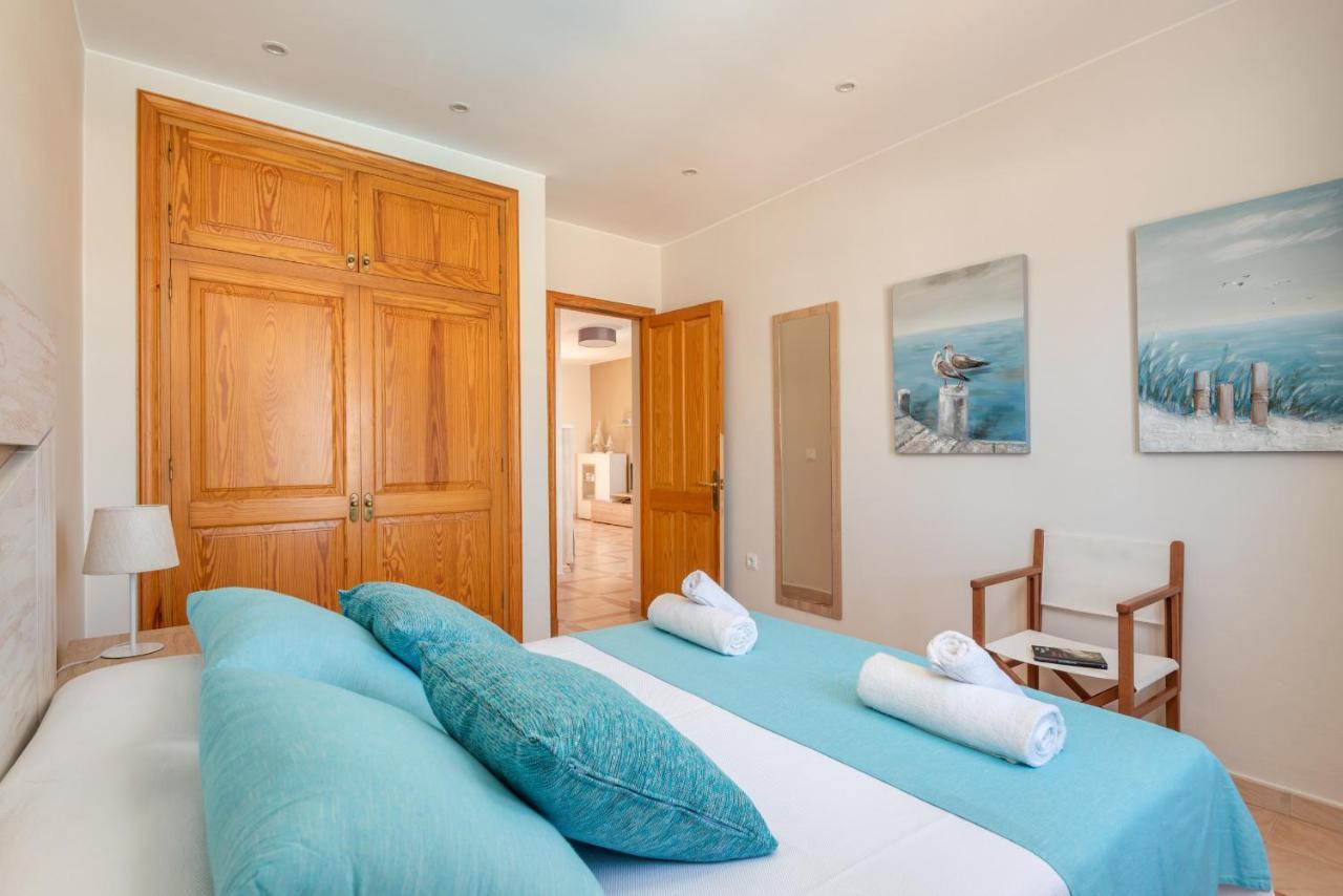 Villa Lali Arenal d'en Castell Buitenkant foto